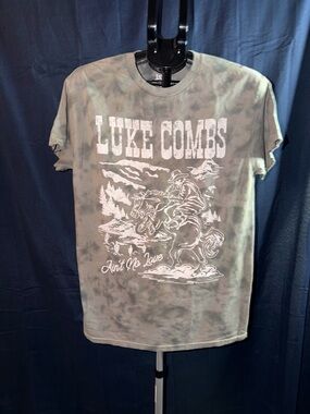 Luke Combs Ain’t No Love Tie Dye Graphic Tee Small NWOT